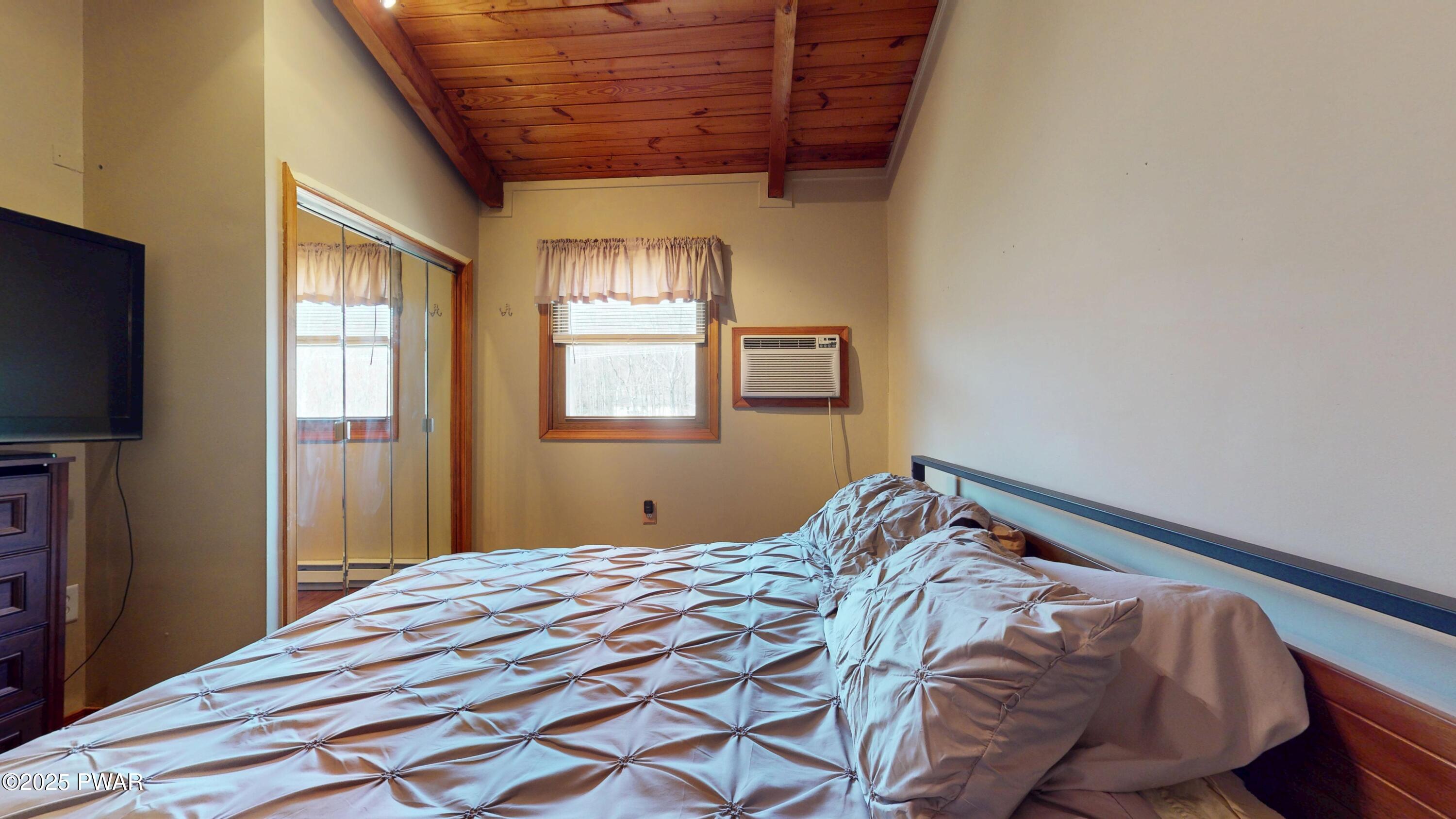 677 West Chipmunk Road Bushkill, PA 18324 - Photo 37 of 53