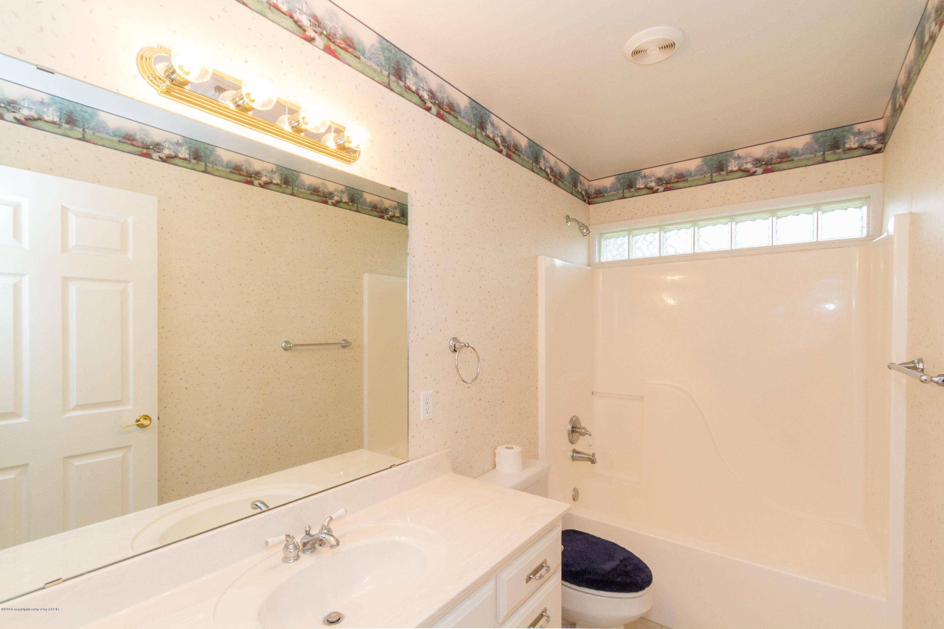 8900 Red Wing Road Amarillo, TX 79119 - Photo 18 of 27 BATHROOM 2