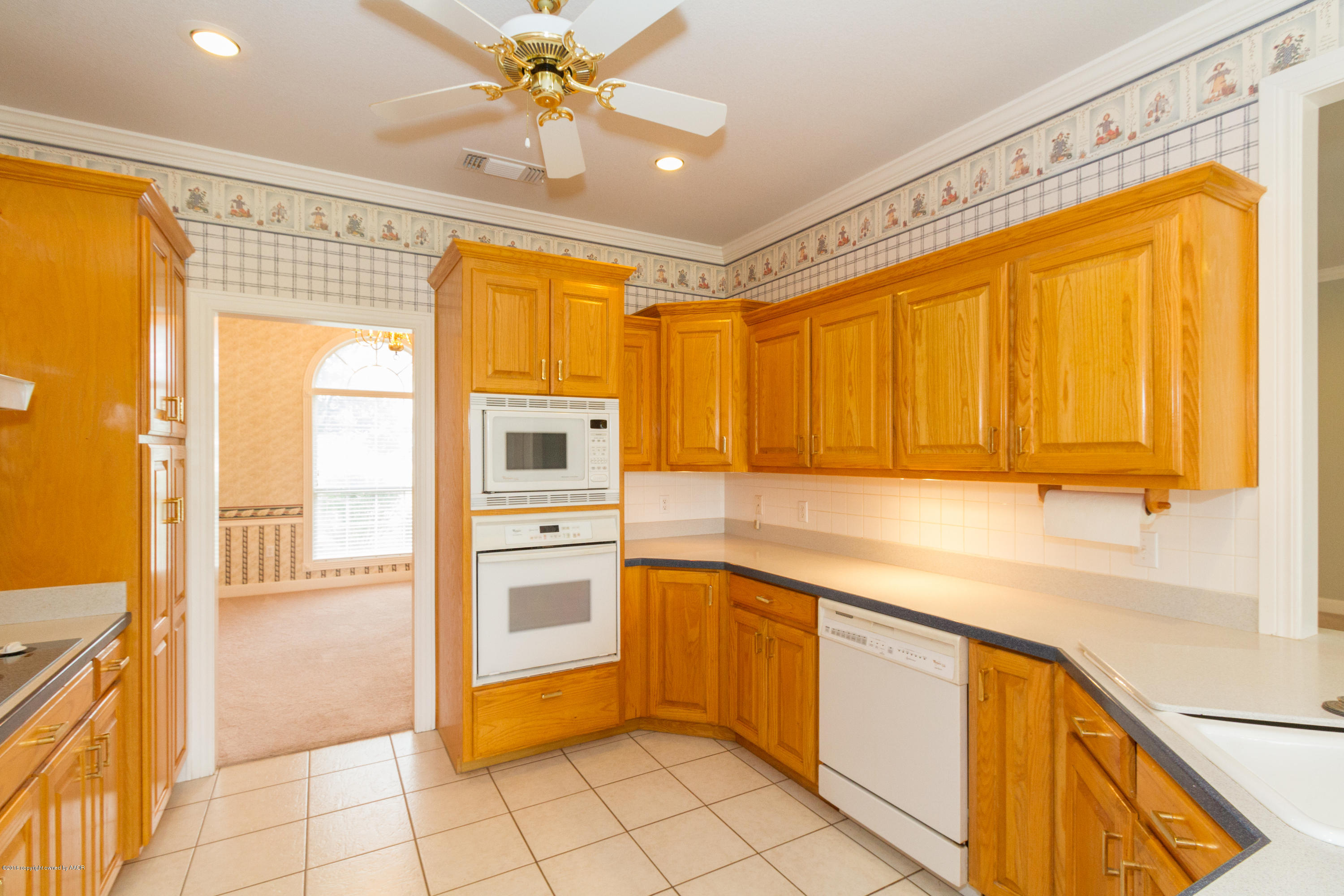 8900 Red Wing Road Amarillo, TX 79119 - Photo 5 of 27 KITCHEN VIEW 3