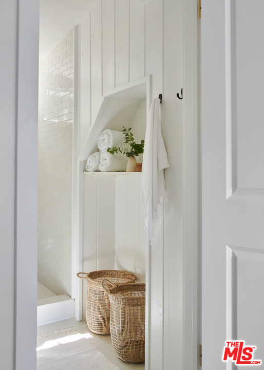 403 Emerald Way Lake Arrowhead, CA 92352 - Photo 16 of 30 a bath room with a sink and a shower