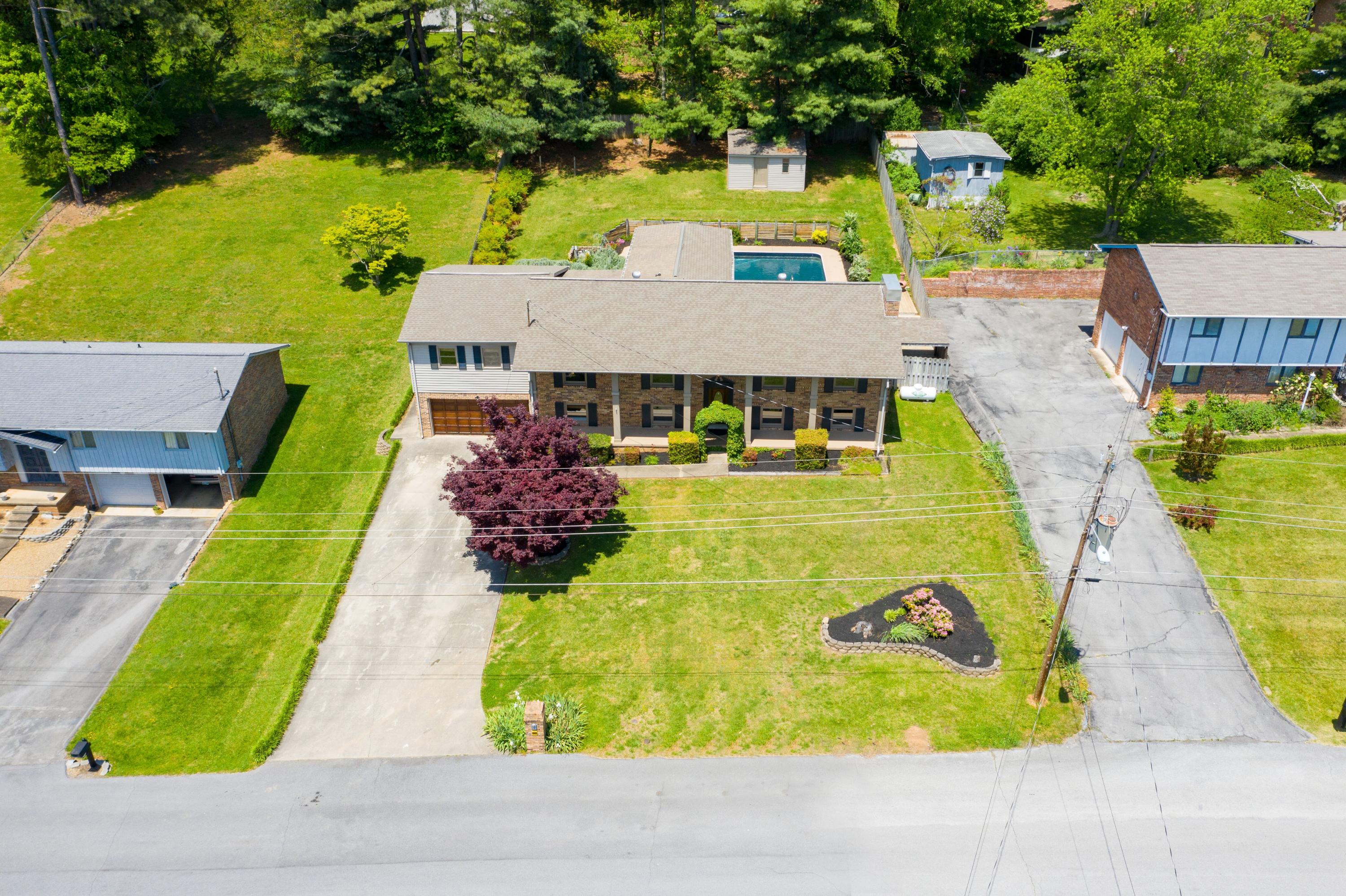 734 Greengate Road Kingsport, TN 37663 - Photo 6 of 58 iyp18KwA