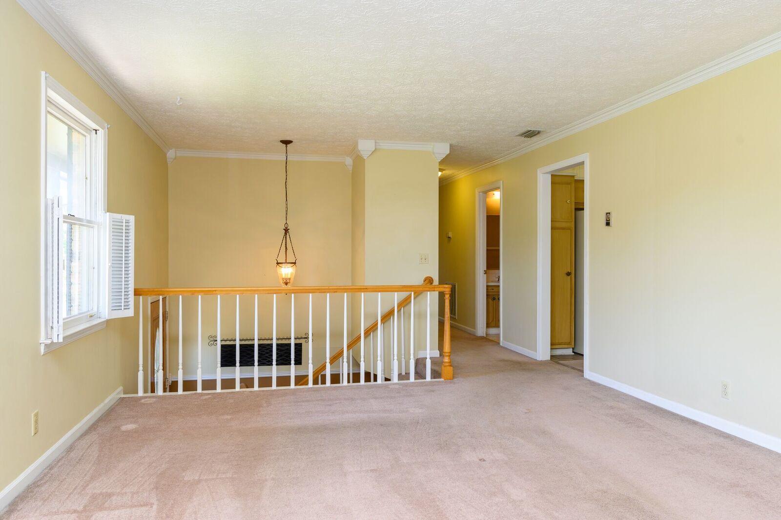 734 Greengate Road Kingsport, TN 37663 - Photo 9 of 58 Il8Ye0SQ