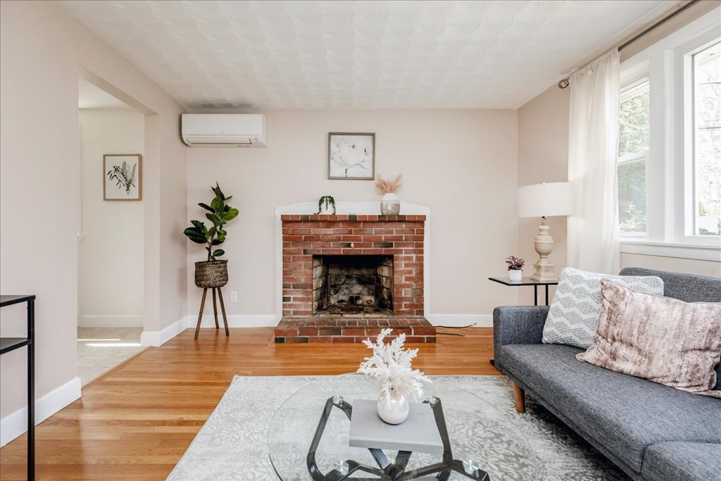 9 Chadwick Road Burlington, MA 01803 - Photo 8 of 33 Gallery Image 8