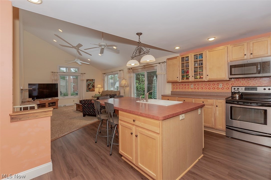 5199 Bridgewater Road Cleveland, OH 44124 - Photo 3 of 35