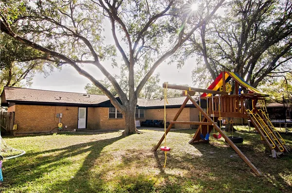 $275,000 | 1405 Palo Blanco Circle, Beeville, TX 78102