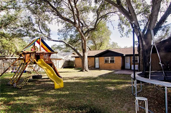 $275,000 | 1405 Palo Blanco Circle, Beeville, TX 78102