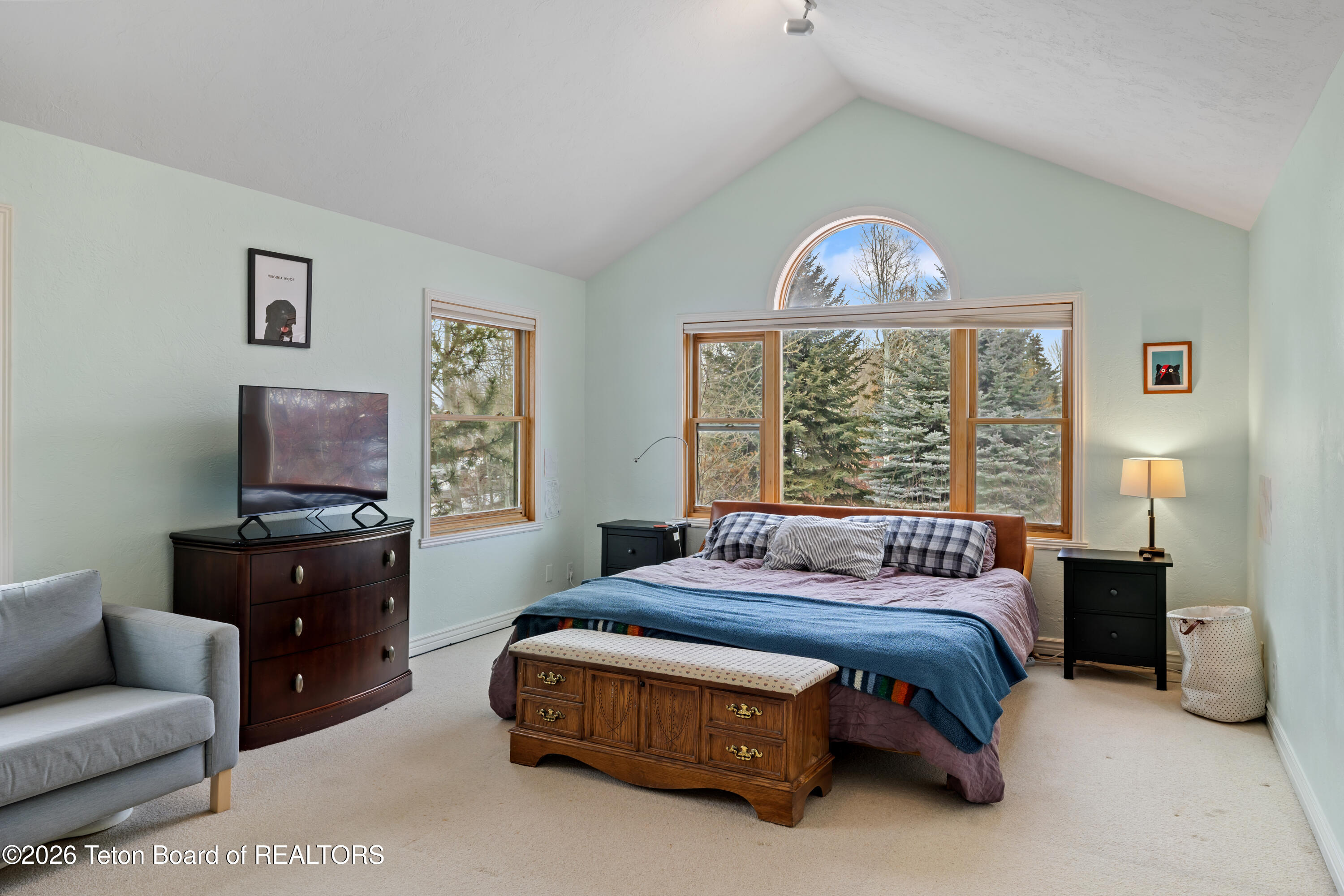 3017 Rangeview Drive Jackson, WY 83001 - Photo 11 of 30 10a Primary Bedroom Windows