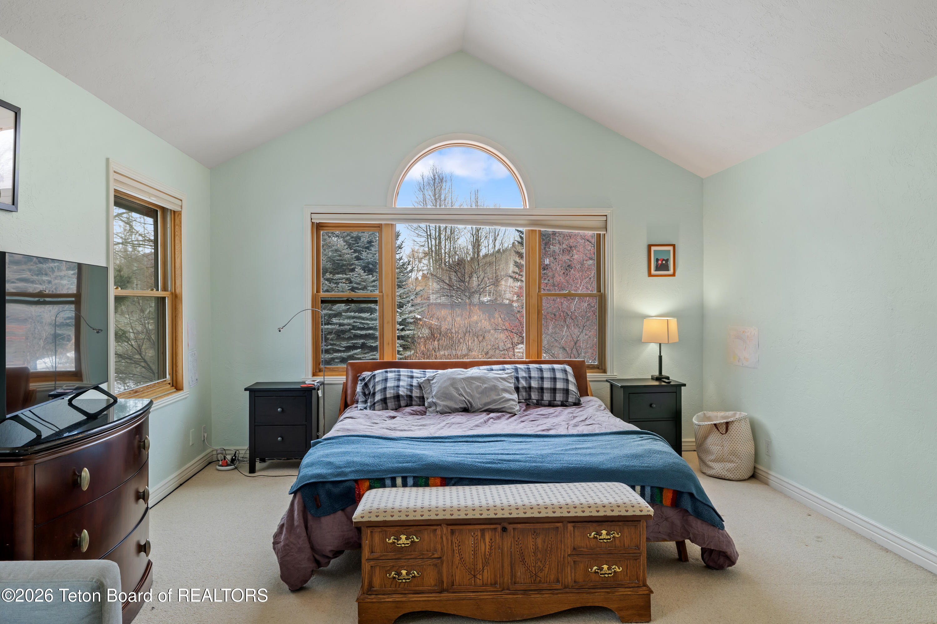 3017 Rangeview Drive Jackson, WY 83001 - Photo 12 of 30 10b Primary Bed Window