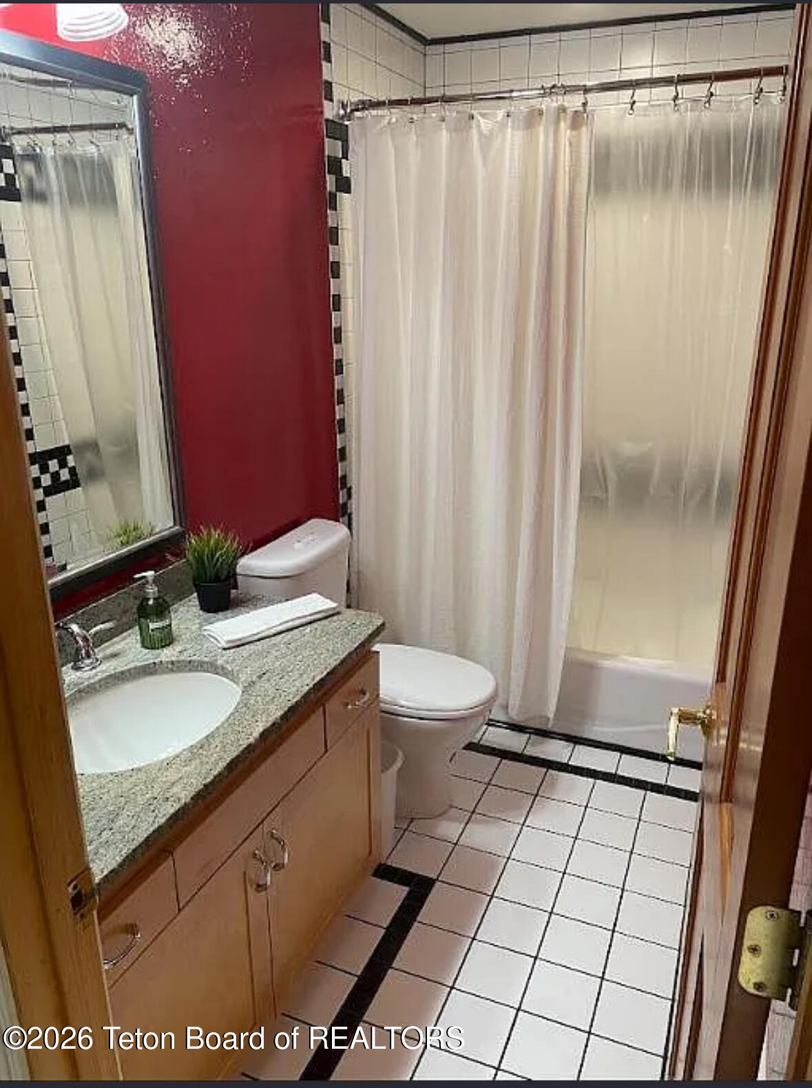 3017 Rangeview Drive Jackson, WY 83001 - Photo 20 of 30 18 Guest Bath Vert