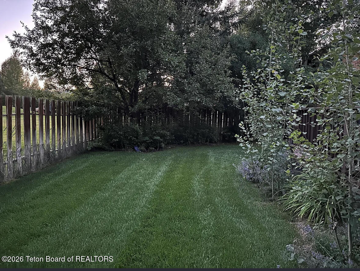 3017 Rangeview Drive Jackson, WY 83001 - Photo 22 of 30 20 Side Yard Lawn