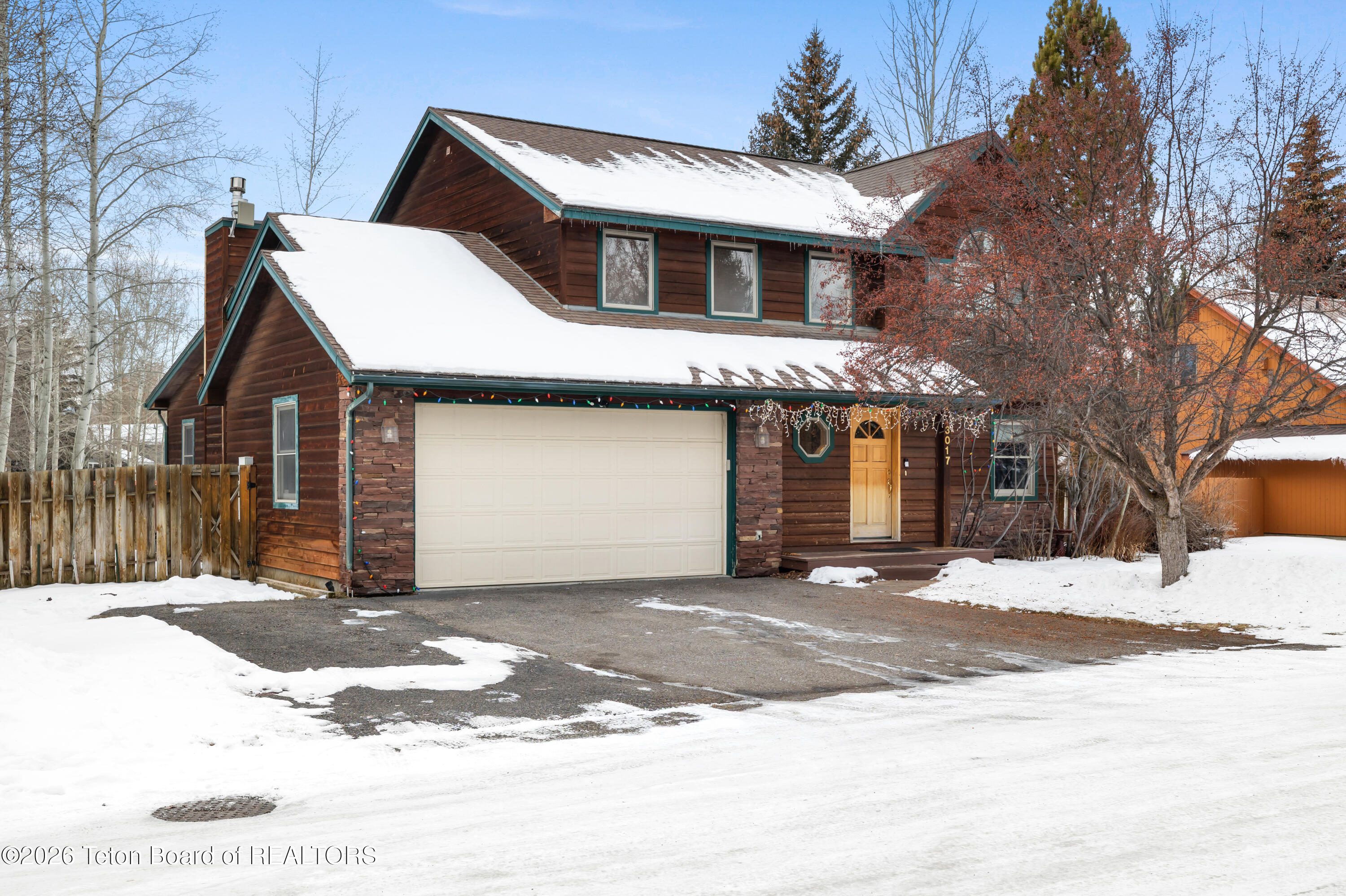 3017 Rangeview Drive Jackson, WY 83001 - Photo 26 of 28 26 Exterior Driveway