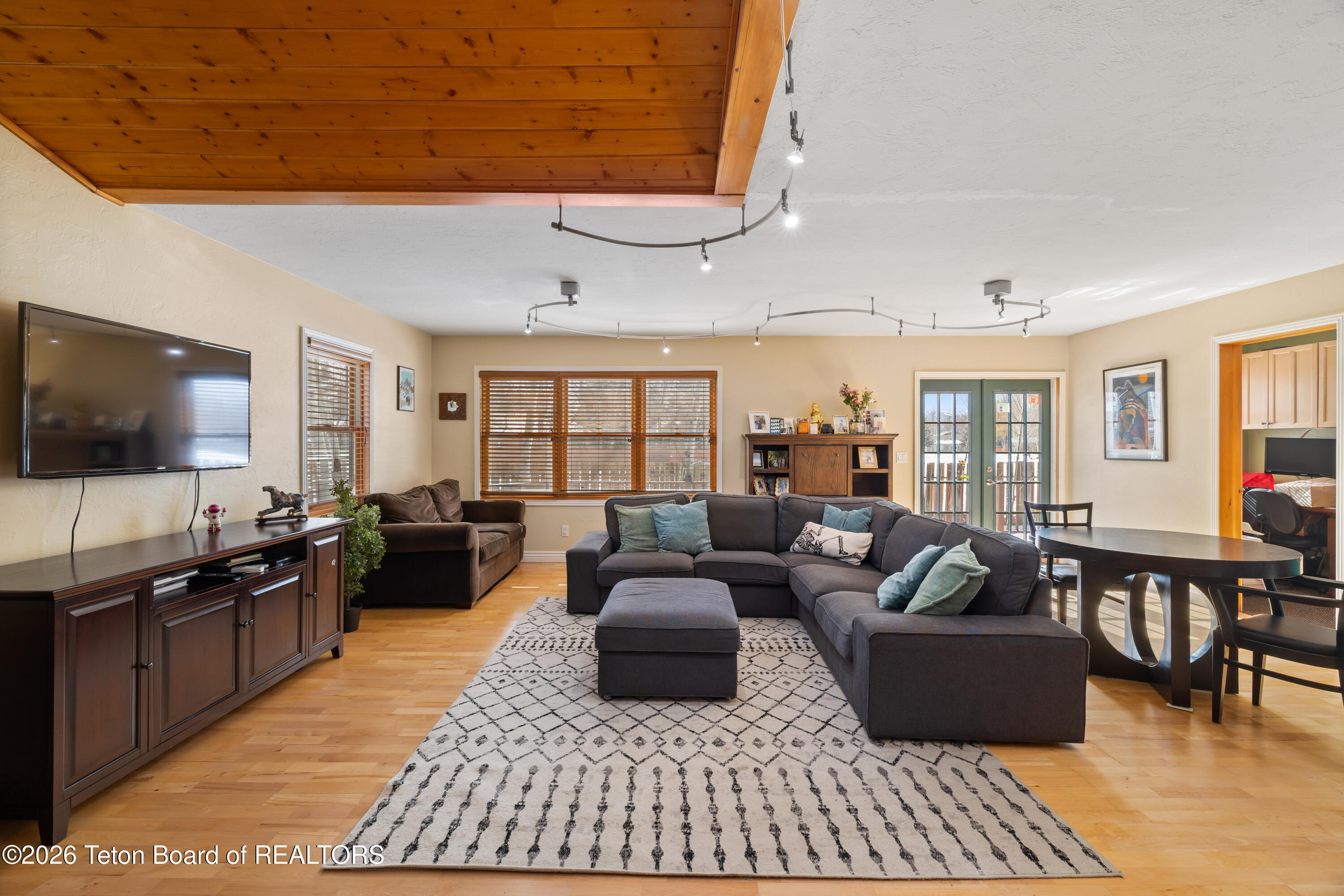 3017 Rangeview Drive Jackson, WY 83001 - Photo 7 of 30 7 Great Room TV