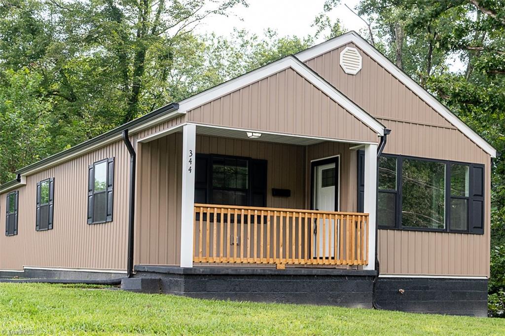 344 Linville Road Mount Airy, NC 27030 - Photo 4 of 26 Gallery Image 4