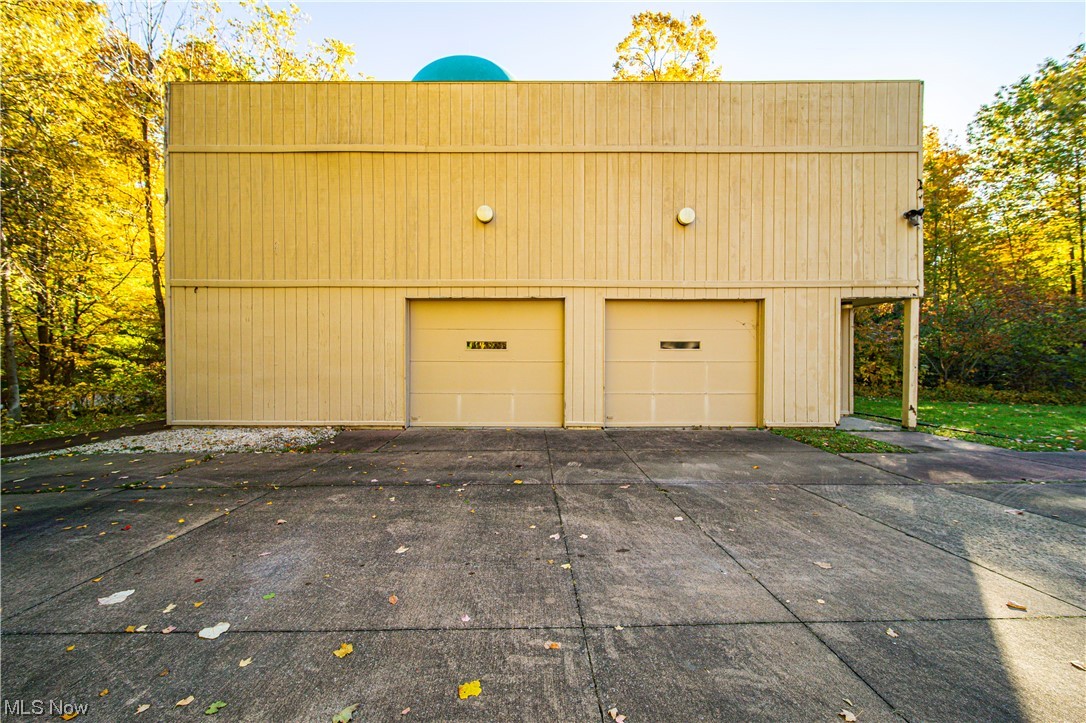 10001 Pinecrest Road Painesville, OH 44077 - Photo 23 of 28 Oversized 3 Car Garage