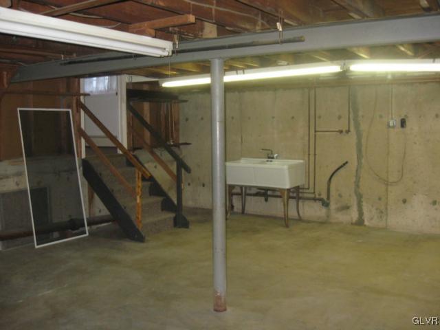 3144 Hilly Road Bethlehem, PA 18017 - Photo 17 of 19 Gallery Image 17