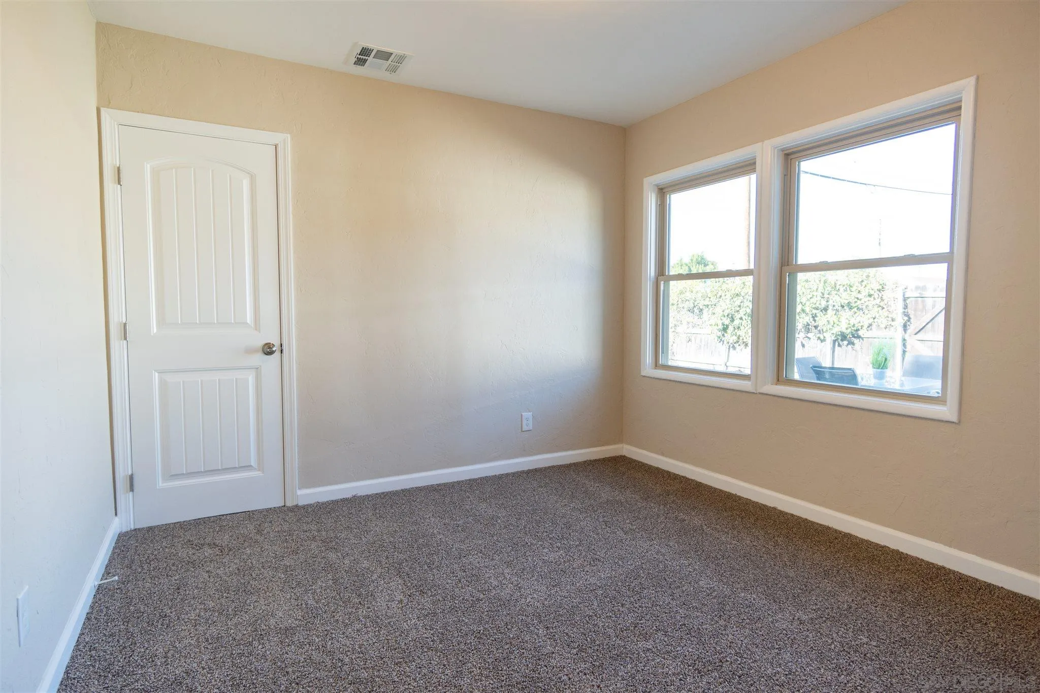 7204 Waite Drive La Mesa, CA 91941 - Photo 15 of 18 an empty room with windows