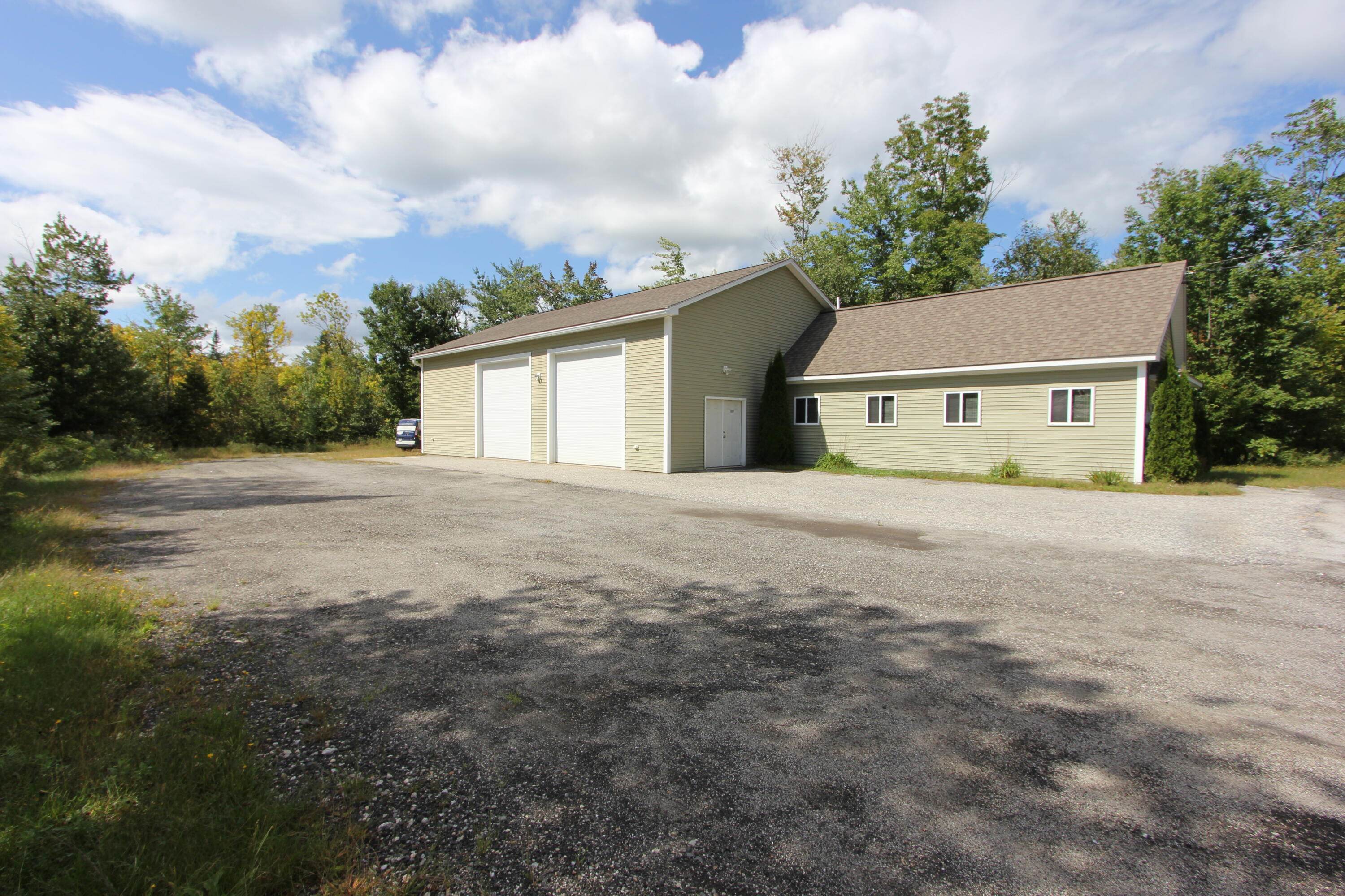556 Auburn Road Turner, ME 04282 - Photo 5 of 30 side