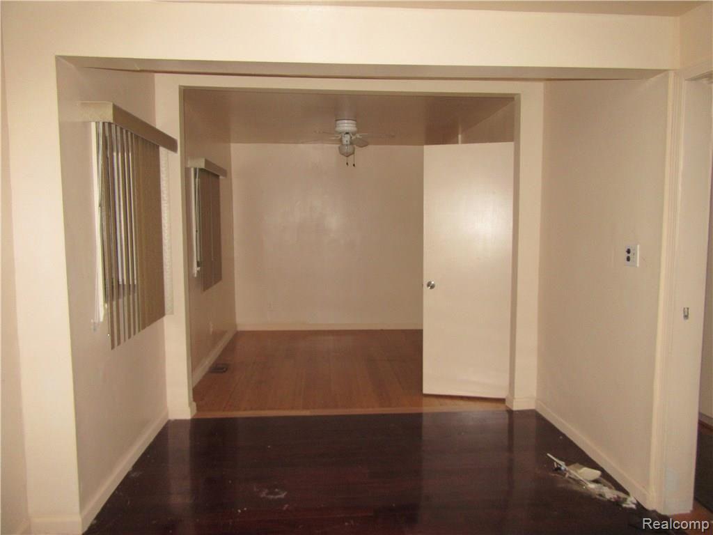 3586 Spring Hill Avenue Inkster, MI 48141 - Photo 10 of 20 006.JPG