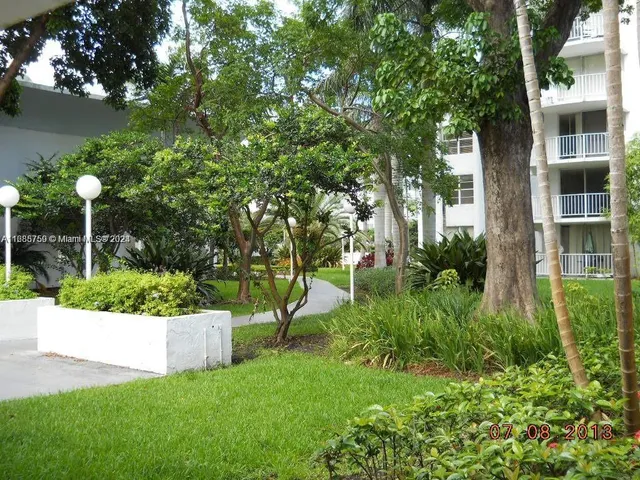 $170,000 | 498 Northwest 165th Street, Unit D607, Miami, FL 33169