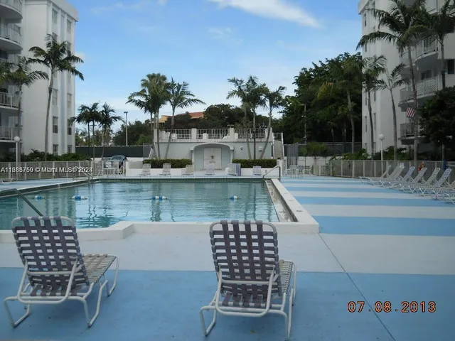$170,000 | 498 Northwest 165th Street, Unit D607, Miami, FL 33169