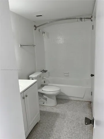 $170,000 | 498 Northwest 165th Street, Unit D607, Miami, FL 33169