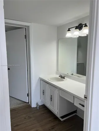 $170,000 | 498 Northwest 165th Street, Unit D607, Miami, FL 33169
