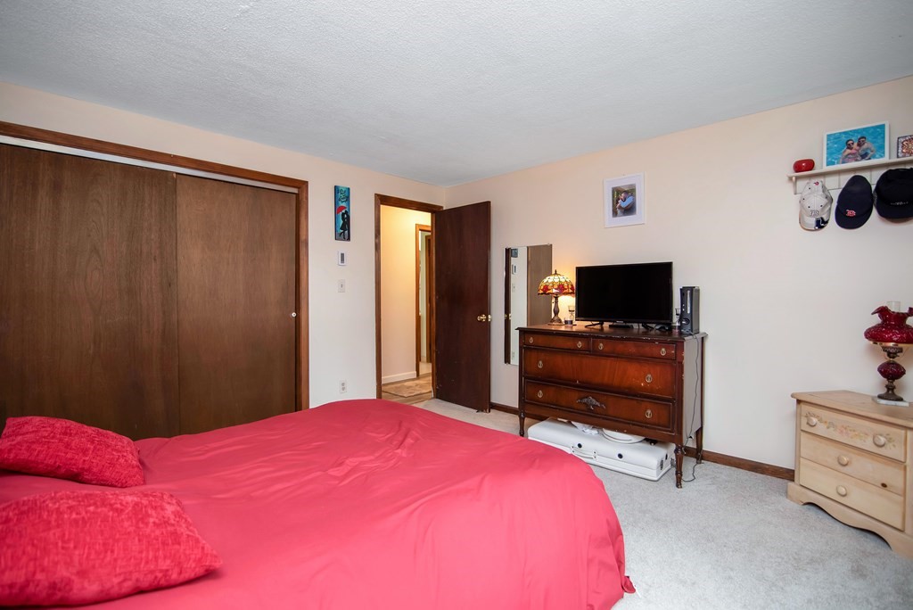 134 Undine Circle Springfield, MA 01109 - Photo 13 of 25 Gallery Image 13