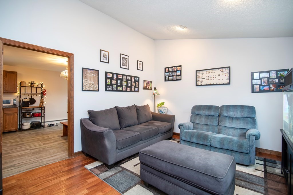 134 Undine Circle Springfield, MA 01109 - Photo 3 of 25 Gallery Image 3