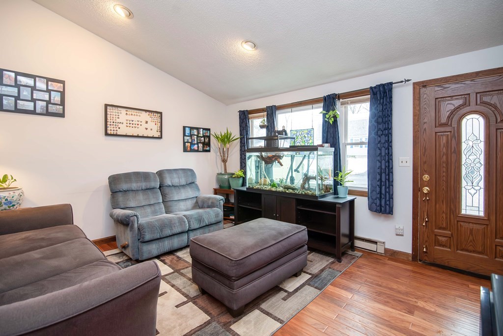 134 Undine Circle Springfield, MA 01109 - Photo 4 of 25 Gallery Image 4