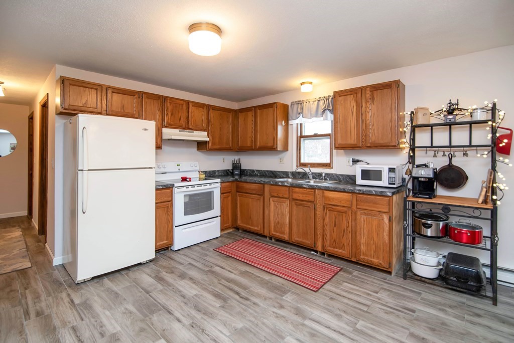 134 Undine Circle Springfield, MA 01109 - Photo 7 of 25 Gallery Image 7