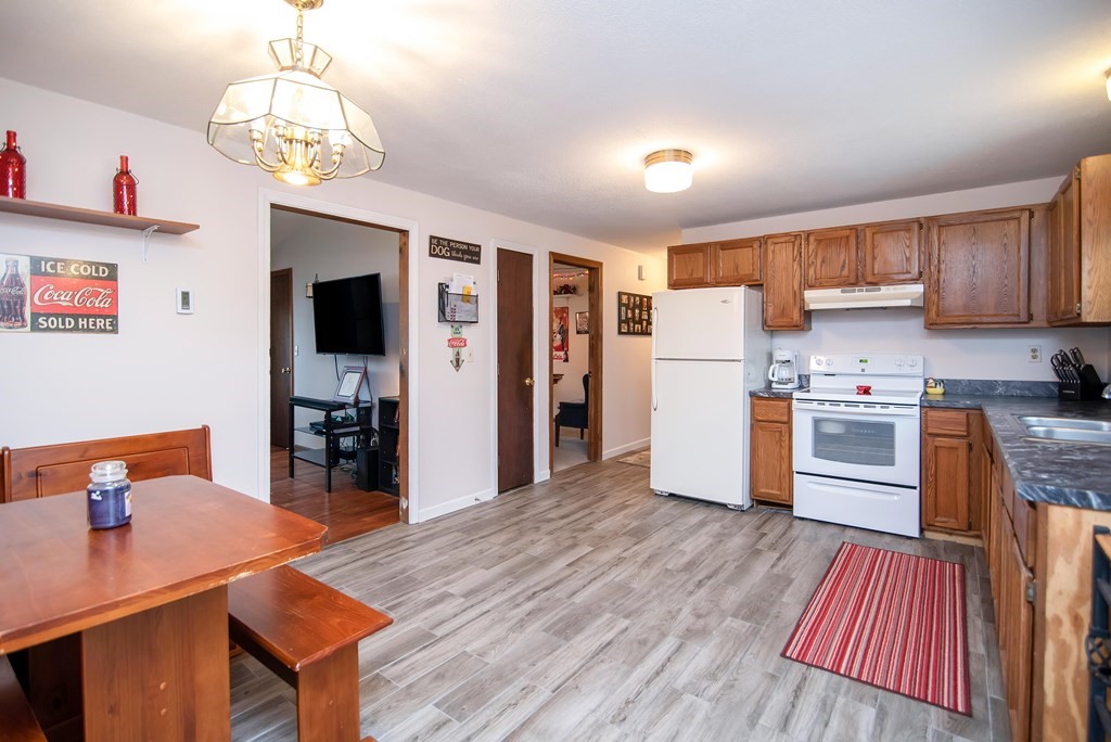 134 Undine Circle Springfield, MA 01109 - Photo 10 of 25 Gallery Image 10