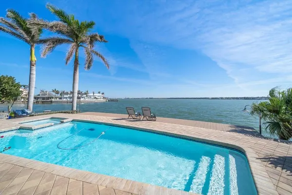 $2,475,000 | 447 22nd Street, Belleair Beach, FL 33786