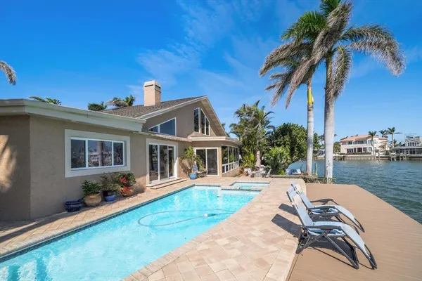 $2,475,000 | 447 22nd Street, Belleair Beach, FL 33786