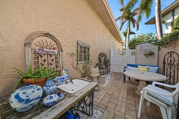 $2,475,000 | 447 22nd Street, Belleair Beach, FL 33786