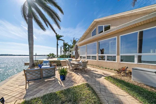 $2,475,000 | 447 22nd Street, Belleair Beach, FL 33786