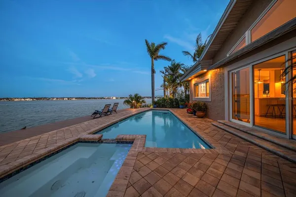 $2,475,000 | 447 22nd Street, Belleair Beach, FL 33786