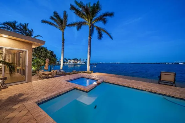 $2,475,000 | 447 22nd Street, Belleair Beach, FL 33786