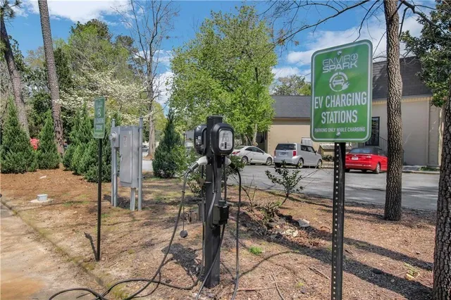 $2,500 | 40 Glenald Way Northwest, Atlanta, GA 30327