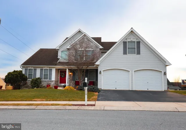 $499,900 | 425 Zachary Drive, Manheim, PA 17545