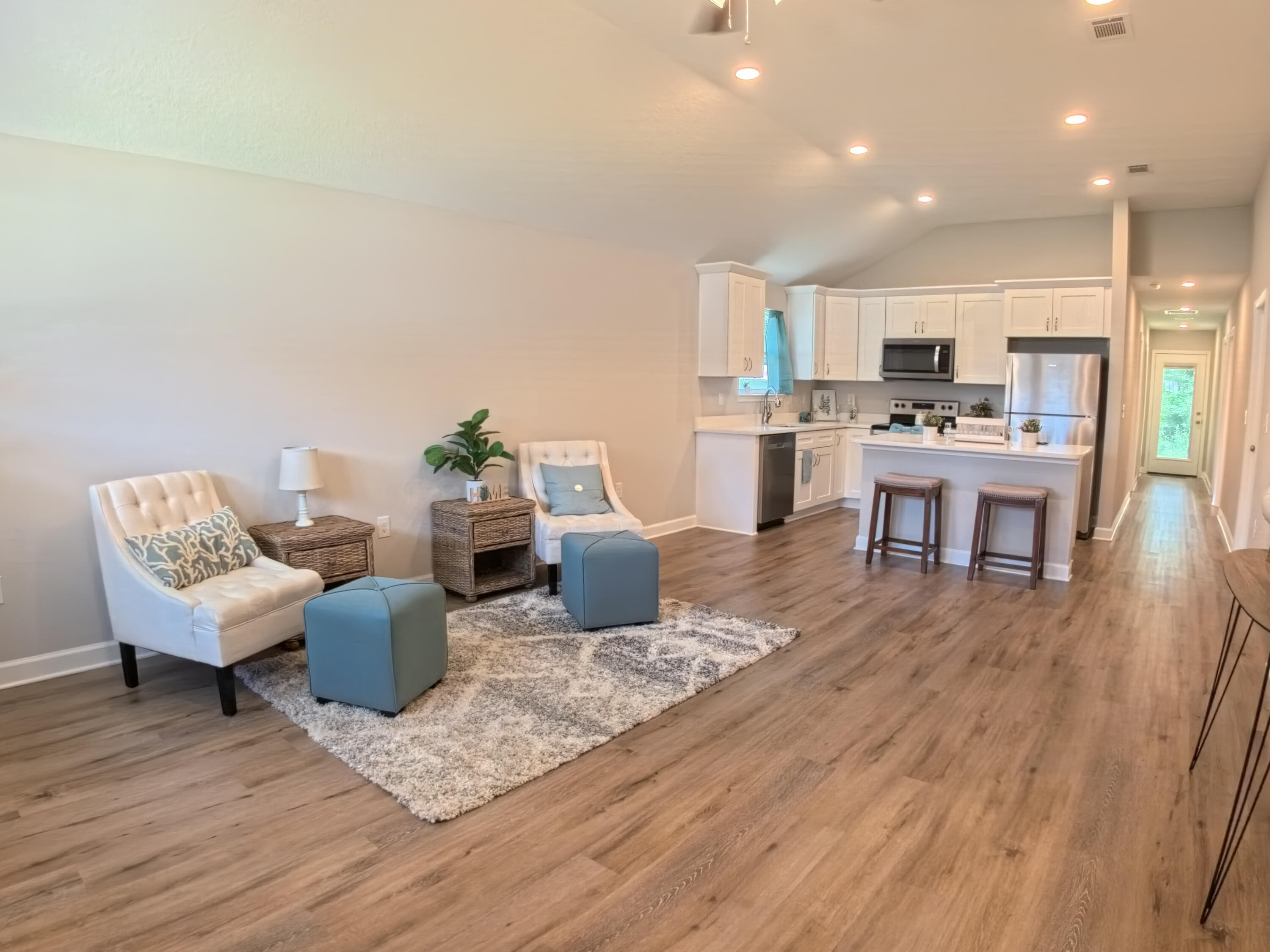 3158 Chestnut Street Crestview, FL 32539 - Photo 3 of 16 Living Area