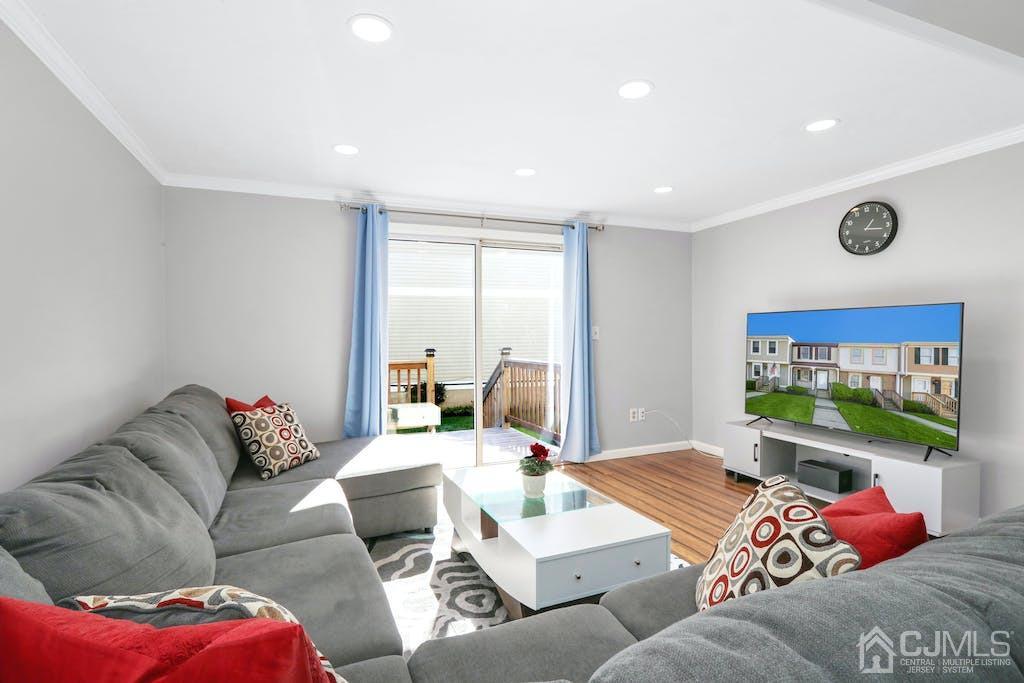 675 Bound Brook Road, Unit 2 Dunellen, NJ 08812 - Photo 4 of 20 Living Room