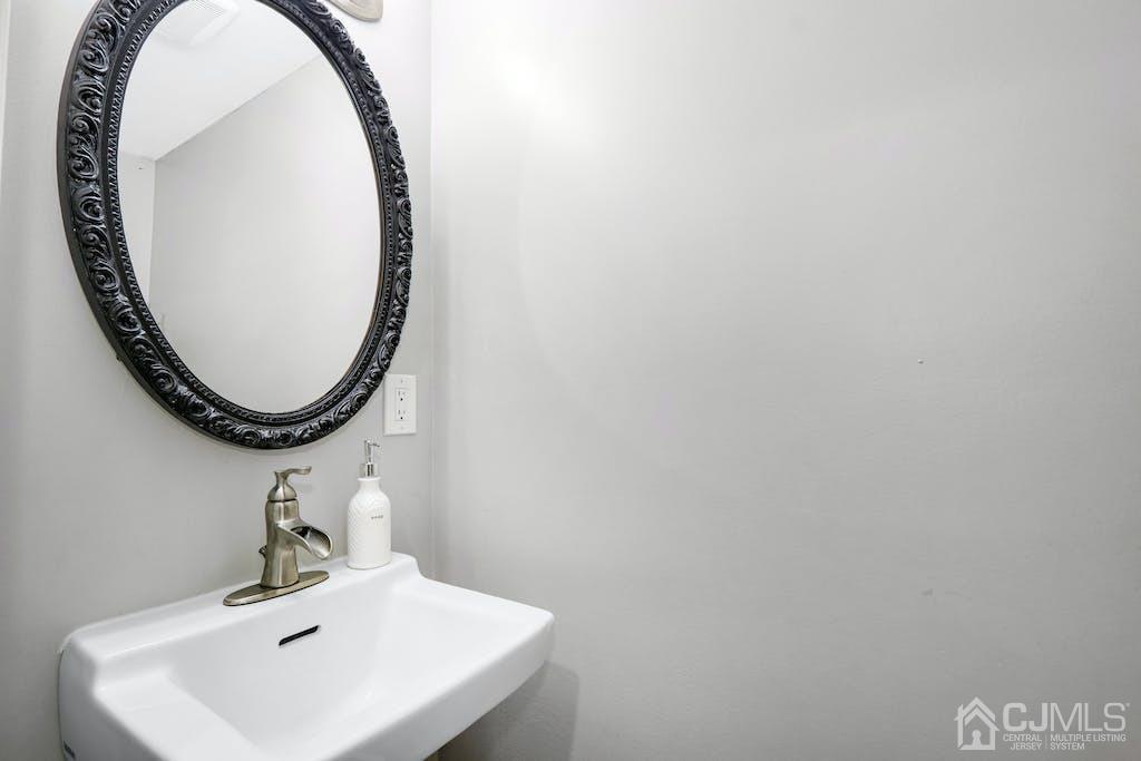 675 Bound Brook Road, Unit 2 Dunellen, NJ 08812 - Photo 9 of 20 Powder Room