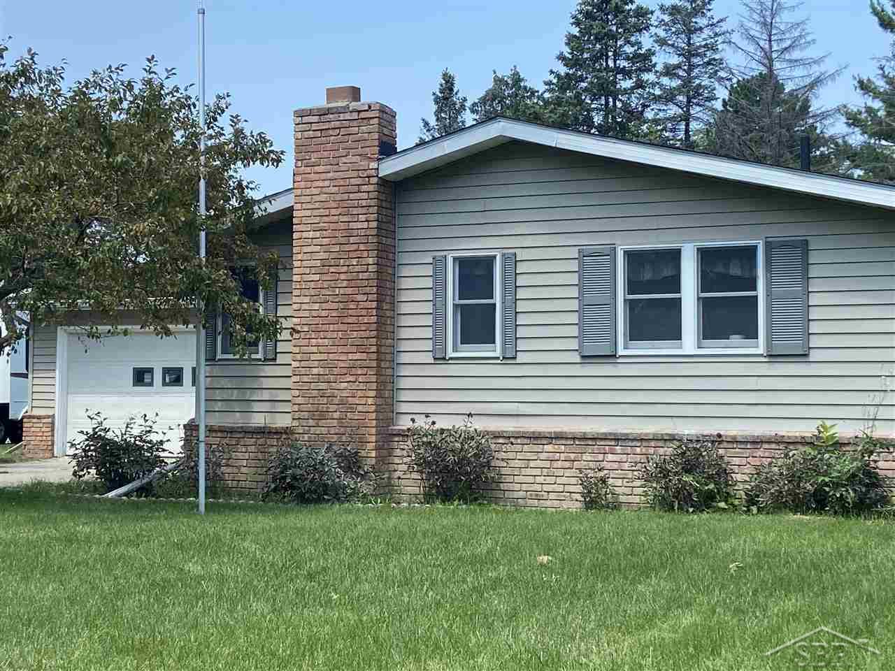 905 Roeser Street Freeland, MI 48623 - Photo 1 of 8