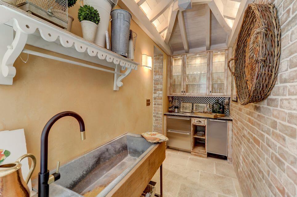 29 Broad Street, Unit B Charleston, SC 29401 - Photo 5 of 17 20190730170147389091000000-o