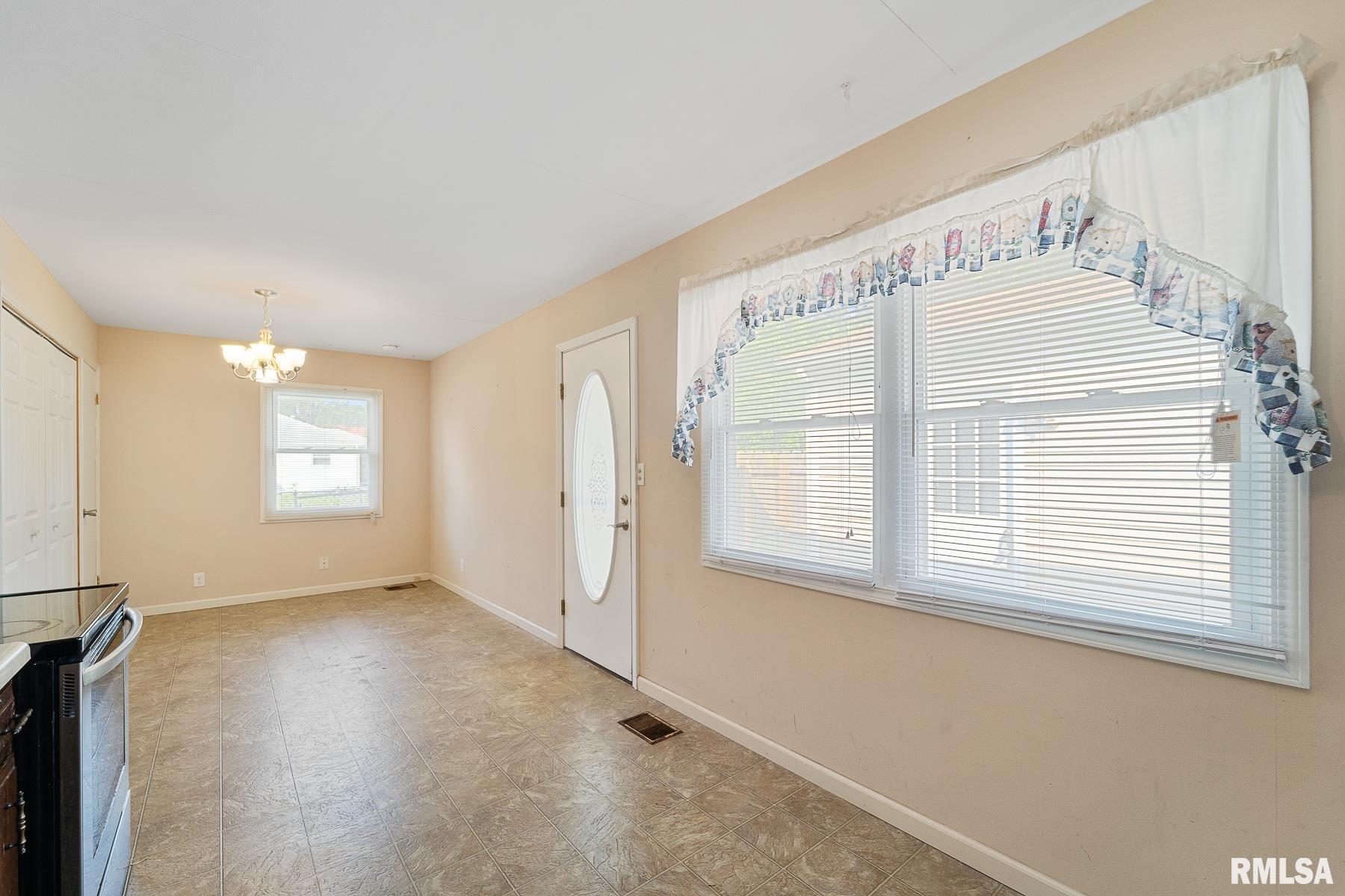 2300 Huntington Road Springfield, IL 62703 - Photo 14 of 26 Gallery Image 14
