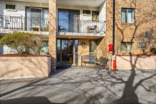 $329,900 | 159 Franklin Street, Unit E6, Stoneham, MA 02180