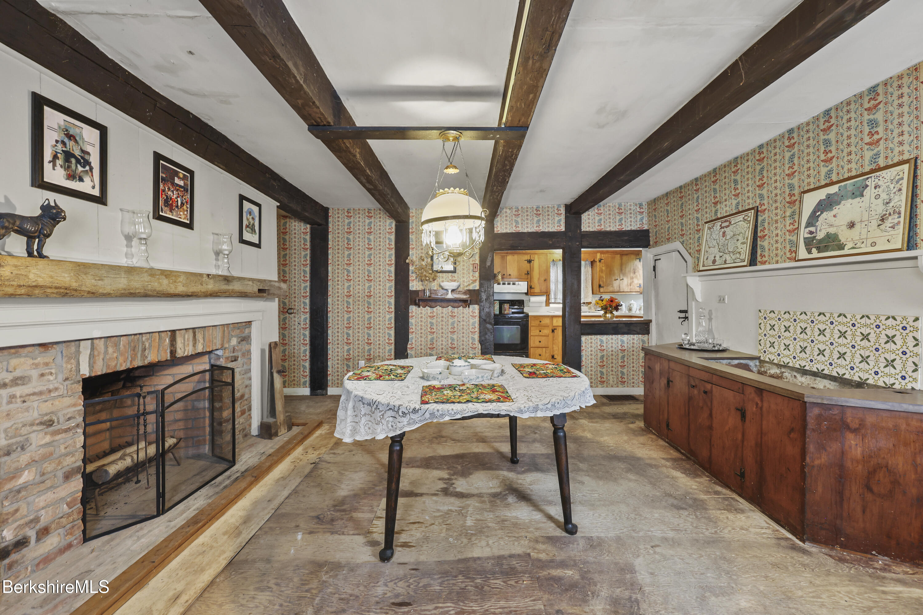 445 Devon Road Lee, MA 01238 - Photo 15 of 41 dining room