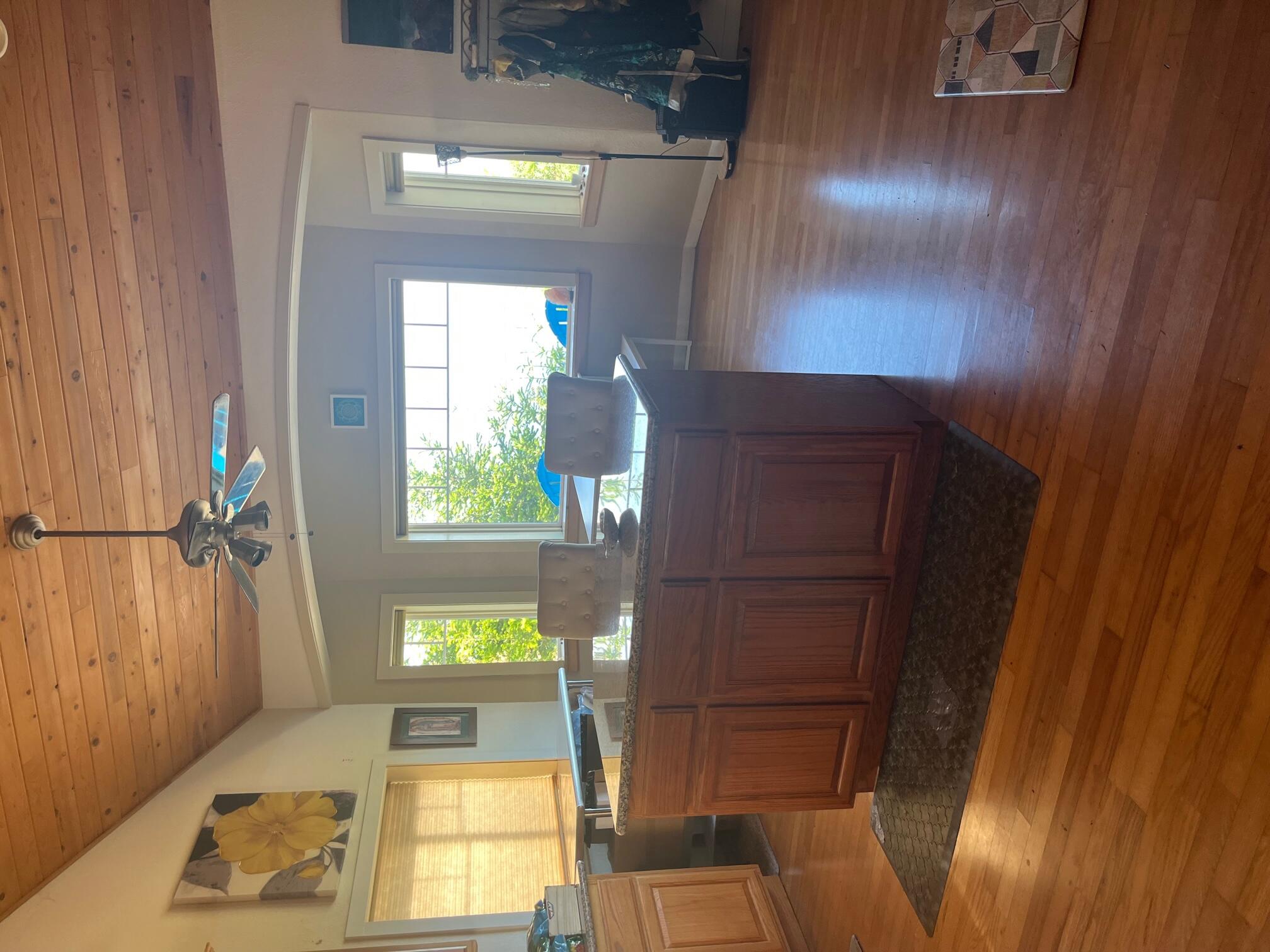 142 Parsons Road Shelter Cove, CA 95589 - Photo 3 of 13 Dining room