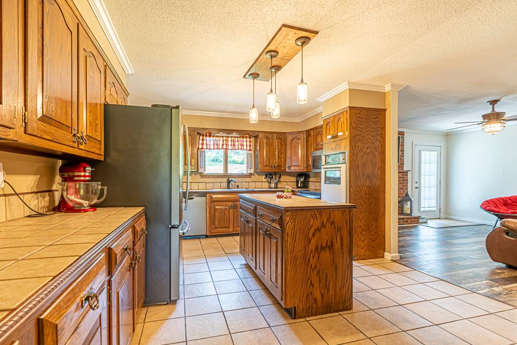 268 Rosedale Heights Lane Rosedale, VA 24280 - Photo 6 of 69 Gallery Image 6