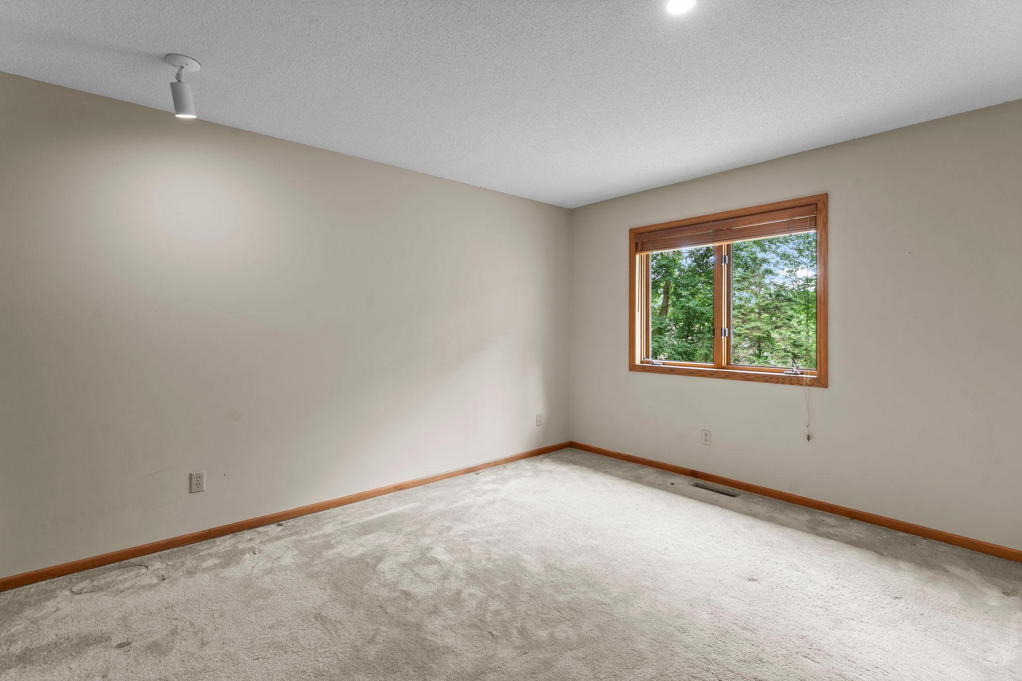 7890 Guild Court Apple Valley, MN 55124 - Photo 18 of 36